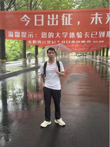 榜样力量|黄嘉威：笃行致远，逐光而行