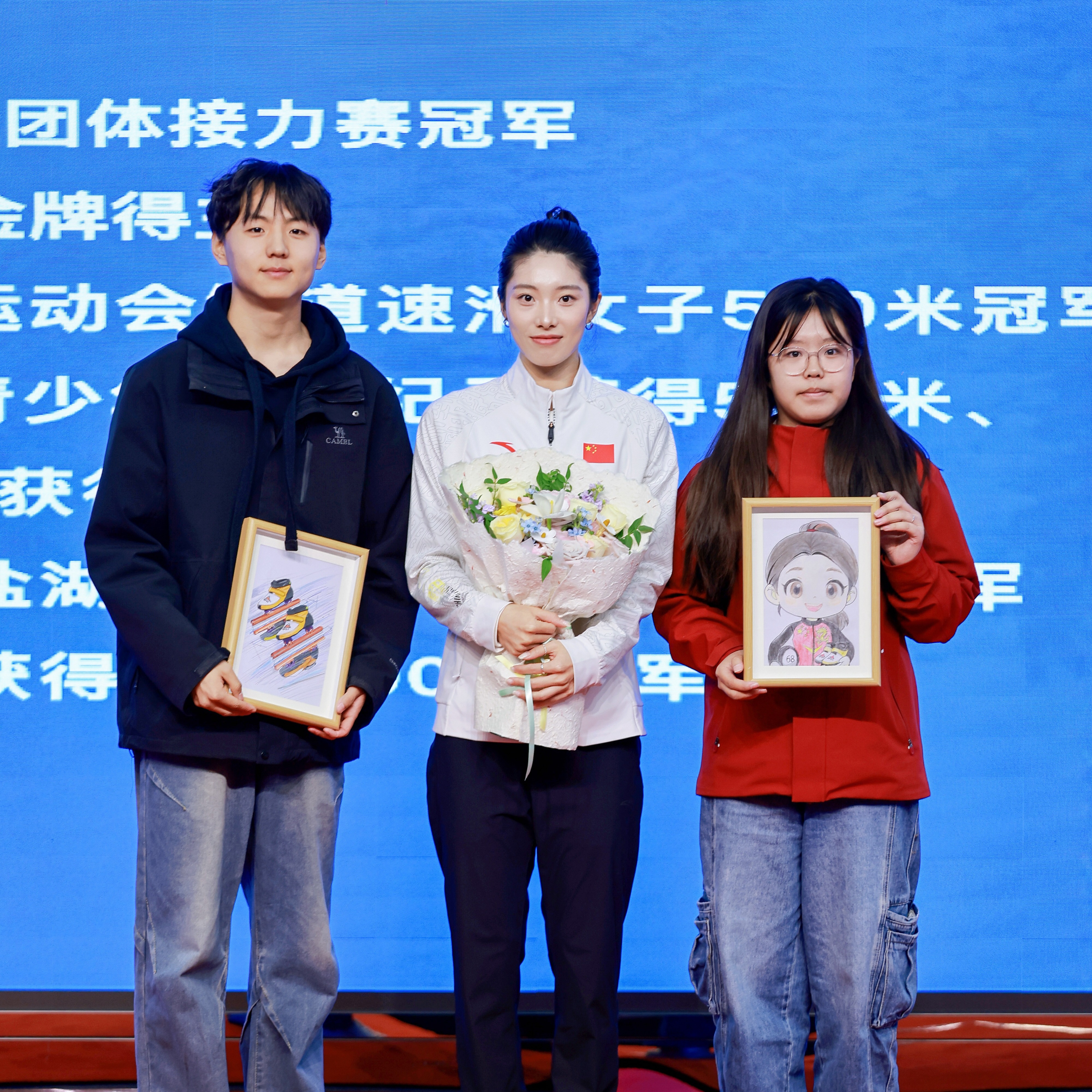 冠军来讲座，礼物是我设计的！揭秘全场“显眼包”李政融和他的同学